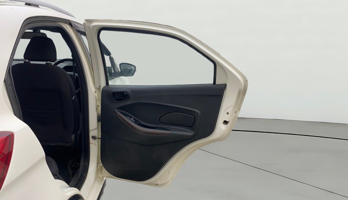 2020 Ford FREESTYLE TITANIUM 1.2 PETROL, Petrol, Manual, 1,14,560 km, RHS Rear Door