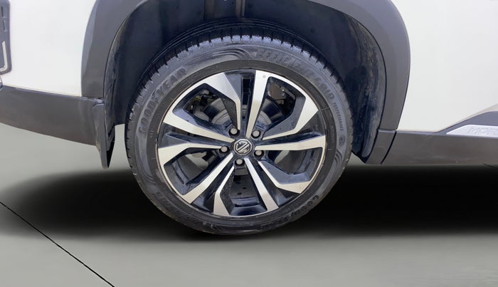 2024 MG HECTOR PLUS SHARP PRO 1.5 TURBO MT 7 STR, Petrol, Manual, 11,010 km, Right Rear Wheel