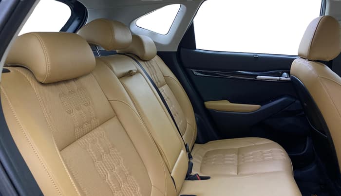 2024 KIA SELTOS HTX Plus 1.5 Diesel MT, Diesel, Manual, 5,756 km, Right Side Rear Door Cabin