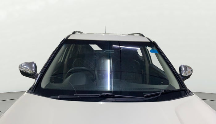 2022 Mahindra XUV300 W8 1.2 PETROL, Petrol, Manual, 48,228 km, Front Windshield