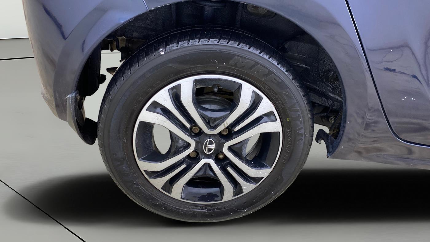 2023 Tata Tiago XT PETROL, Petrol, Manual, 29,438 km, Right Rear Wheel