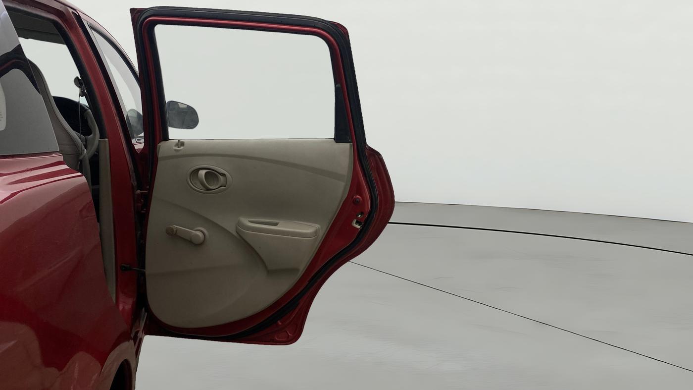 2015 Datsun Go Plus T, CNG, Manual, 84,113 km, RHS Rear Door