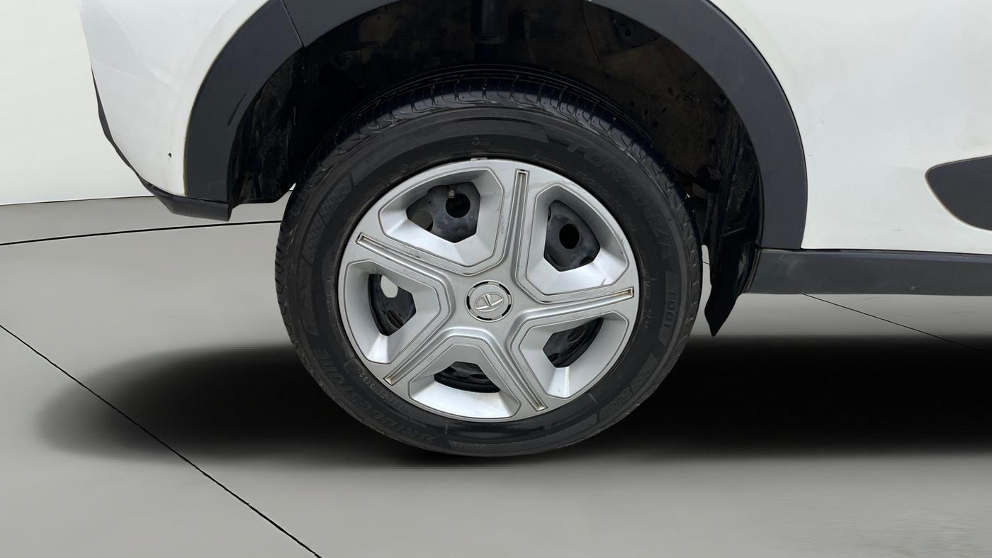 2020 Tata NEXON XM PETROL, Petrol, Manual, 58,424 km, Right Rear Wheel