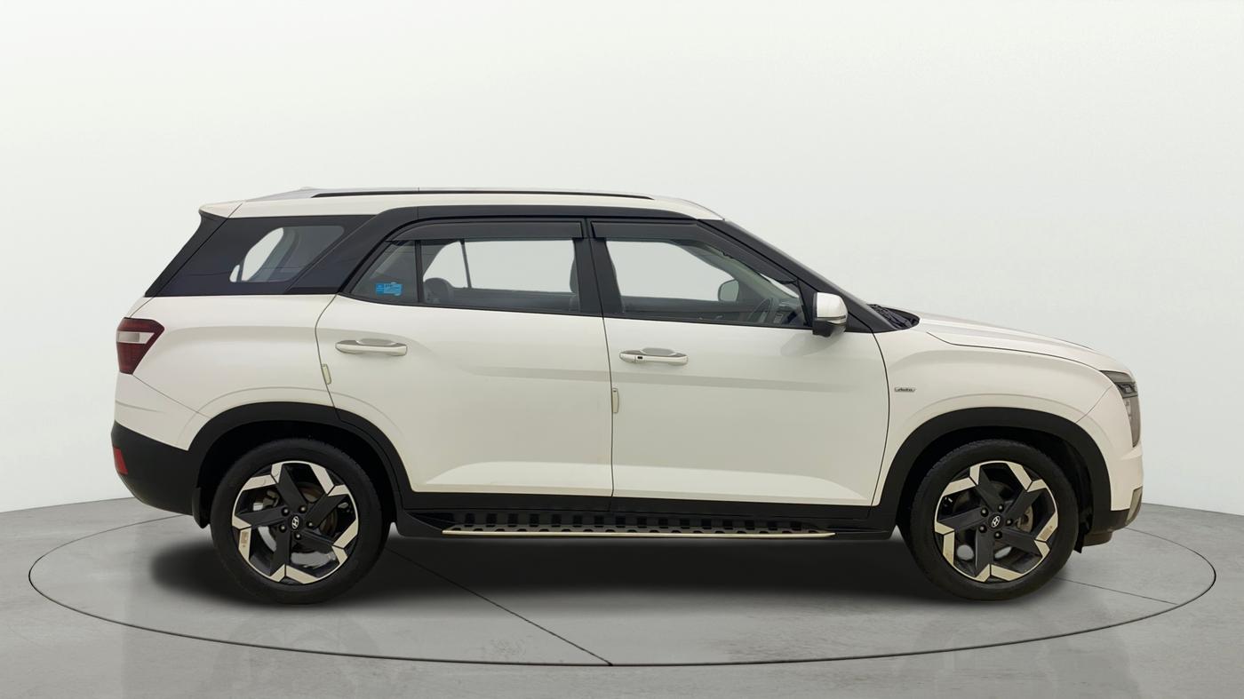 2022 Hyundai ALCAZAR PLATINUM(O) 7STR 1.5 AT, Diesel, Automatic, 55,324 km, Right Side View