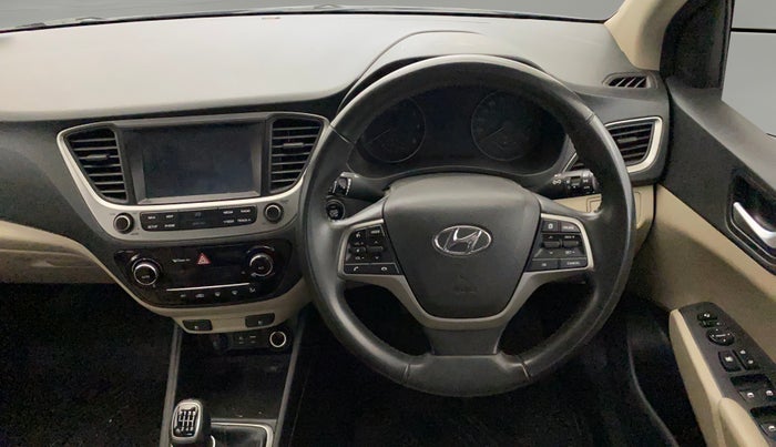 2017 Hyundai Verna 1.6 VTVT SX O, Petrol, Manual, 64,229 km, Steering Wheel Close Up