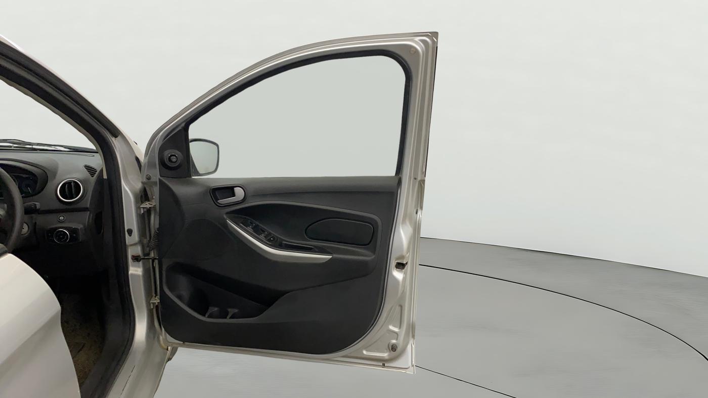 2018 Ford New Figo TREND 1.2 PETROL, CNG, Manual, 33,417 km, RHS Front Door