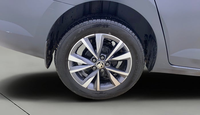 2023 Skoda SLAVIA STYLE 1.0L TSI MT, Petrol, Manual, 33,549 km, Right Rear Wheel