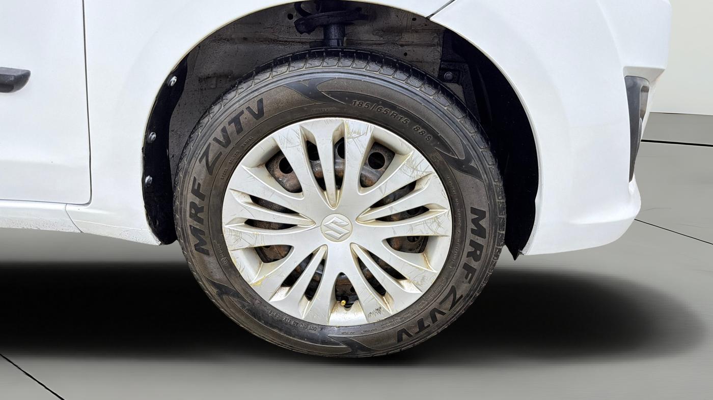 2015 Maruti Ertiga VXI, Petrol, Manual, 91,724 km, Right Front Wheel
