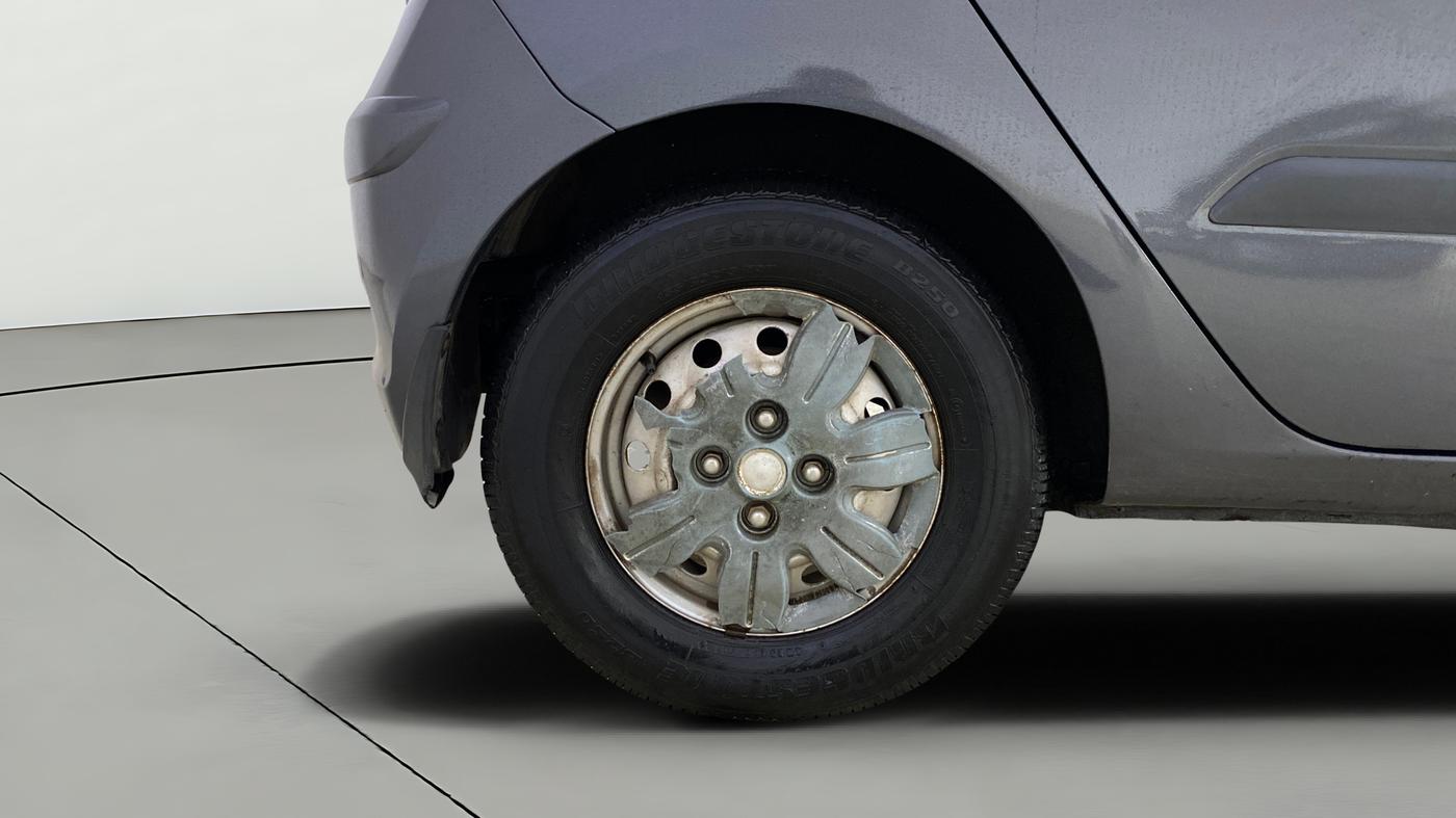 2013 Hyundai i10 ERA 1.1, Petrol, Manual, 11,530 km, Right Rear Wheel