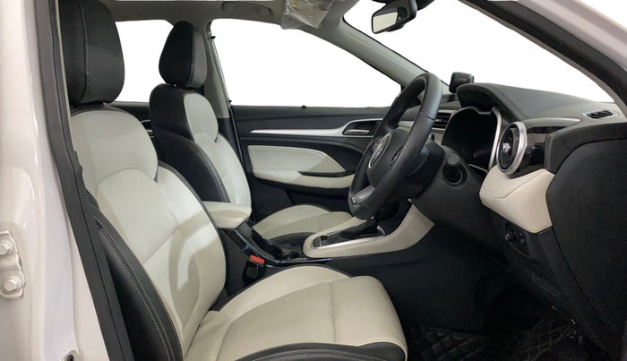 2024 MG ASTOR Sharp Pro 1.5 CVT (Ivory), Petrol, Automatic, 12,087 km, Right Side Front Door Cabin