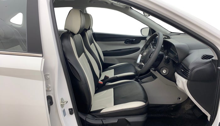 2024 Hyundai NEW I20 SPORTZ 1.2 IVT, Petrol, Automatic, 6,669 km, Right Side Front Door Cabin