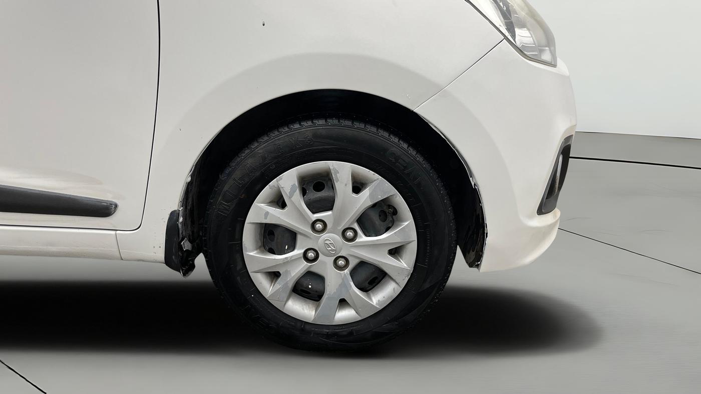 2014 Hyundai Grand i10 SPORTZ 1.2 KAPPA VTVT, Petrol, Manual, 73,809 km, Right Front Wheel