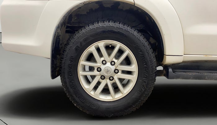 2014 Toyota Fortuner 3.0 4X2 AT, Diesel, Automatic, 89,942 km, Right Rear Wheel