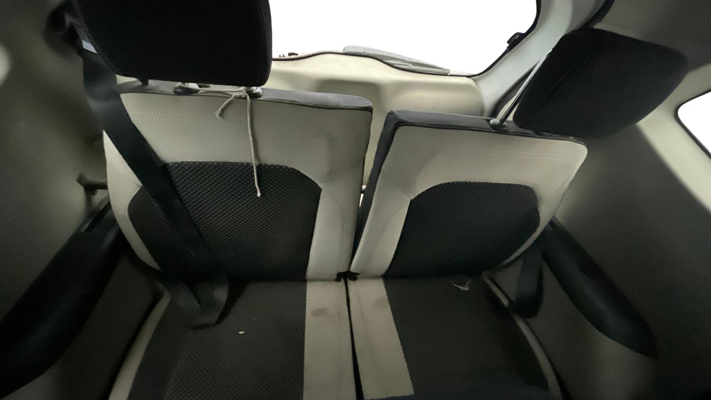 2019 Renault TRIBER RXZ, CNG, Manual, 31,175 km, Third Seat Row ( optional )
