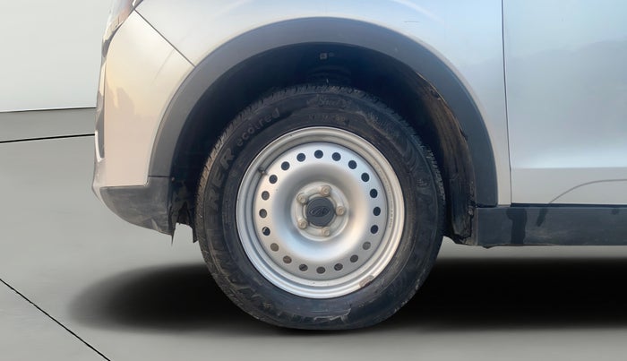 2022 Mahindra XUV300 W4 1.2 PETROL, Petrol, Manual, 23,259 km, Left Front Wheel