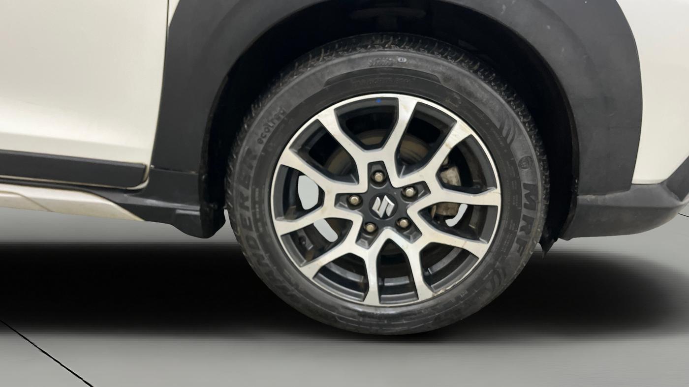 2022 Maruti XL6 ALPHA MT, Petrol, Manual, 37,161 km, Right Front Wheel