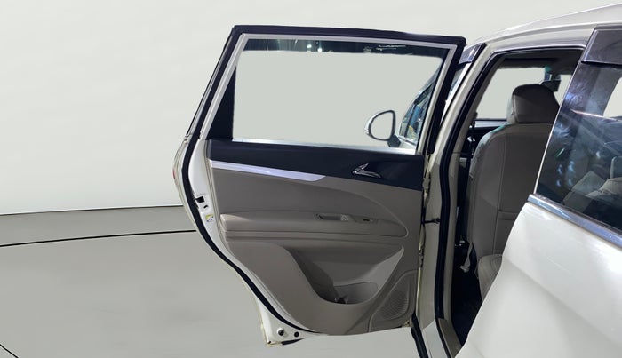 2020 Mahindra MARAZZO M 6 + 8 STR, Diesel, Manual, 87,670 km, LHS Rear Door