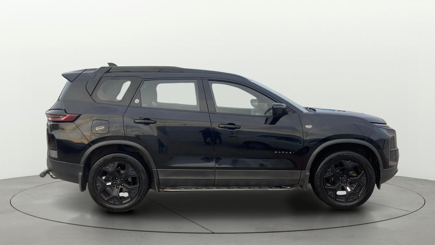 2024 Tata Safari ACCOMPLISHED PLUS DARK EDITION, Diesel, Manual, 44,296 km, Right Side View