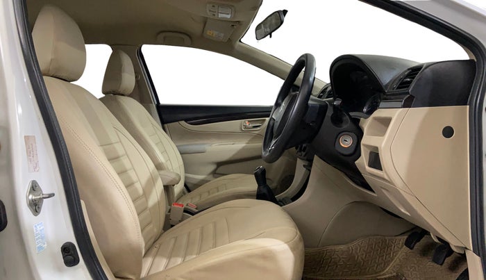 2017 Maruti Ciaz SIGMA 1.4 MT PETROL, Petrol, Manual, 37,393 km, Right Side Front Door Cabin