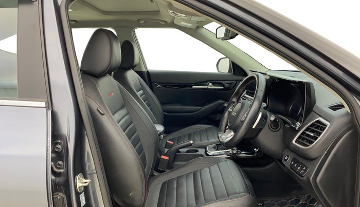 2022 KIA SELTOS GTX PLUS 1.5 DIESEL AT, Diesel, Automatic, 98,102 km, Right Side Front Door Cabin