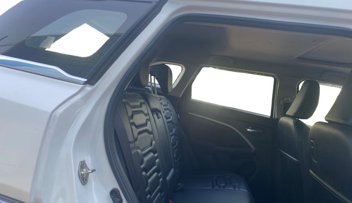 2023 Maruti BREZZA ZXI AT SMART HYBRID, Petrol, Automatic, 60,097 km, Right Side Rear Door Cabin