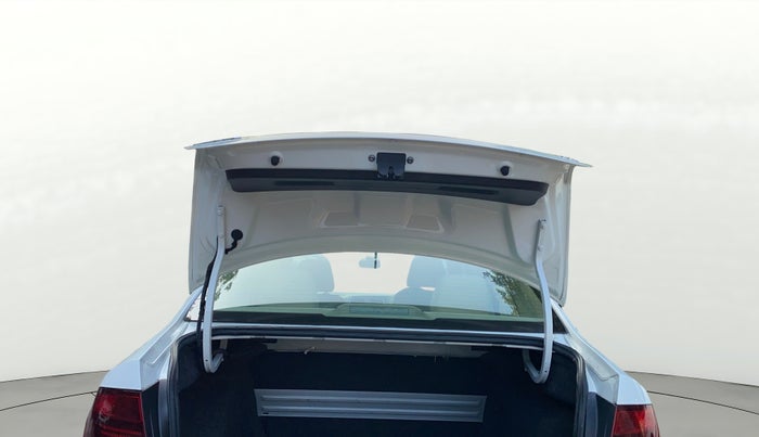 2020 Volkswagen Vento HIGHLINE 1.0L TSI AT, Petrol, Automatic, 93,038 km, Boot Door Open