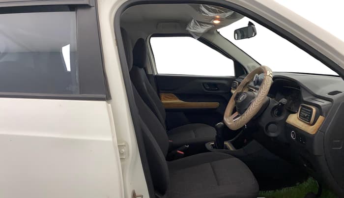 2022 Tata PUNCH ACCOMPLISHED MT, Petrol, Manual, 52,691 km, Right Side Front Door Cabin