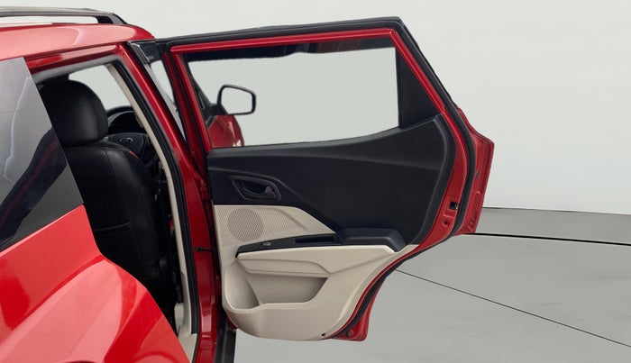 2022 Mahindra XUV300 W6 1.5 Diesel, Diesel, Manual, 50,637 km, RHS Rear Door