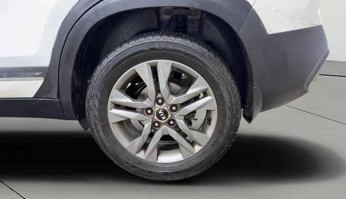 2020 KIA SELTOS HTX 1.5 PETROL, Petrol, Manual, 1,10,688 km, Left Rear Wheel