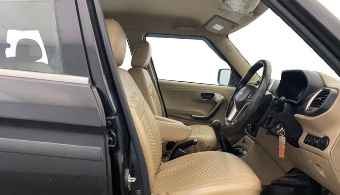 2023 Mahindra BOLERO NEO N10 R, Diesel, Manual, 37,997 km, Right Side Front Door Cabin