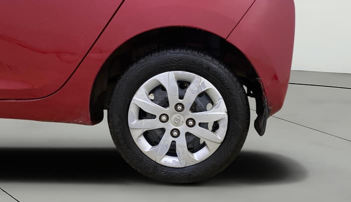 2017 Hyundai Eon 1.0 MAGNA + (O), Petrol, Manual, 34,316 km, Left Rear Wheel