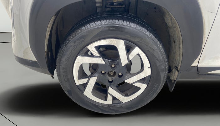 2022 Nissan MAGNITE XV MT, Petrol, Manual, 10,122 km, Left Front Wheel