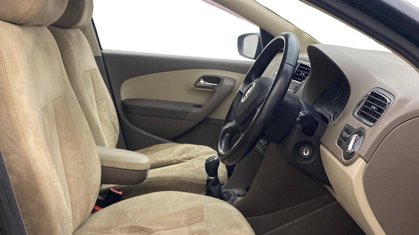 2013 Skoda Rapid ELEGANCE 1.6 TDI CR MT, Diesel, Manual, 1,37,813 km, Right Side Front Door Cabin