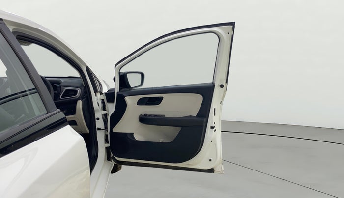 2021 Tata ALTROZ XT PETROL, CNG, Manual, 1,23,026 km, RHS Front Door