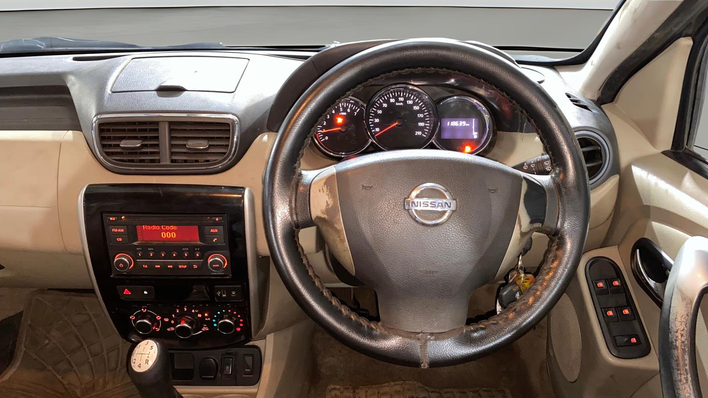 2016 Nissan Terrano XL (D), Diesel, Manual, 1,18,681 km, Steering Wheel Close Up