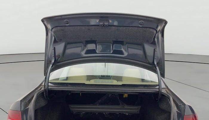 2017 Skoda Rapid STYLE 1.6 MPI AT, Petrol, Automatic, 1,17,571 km, Boot Door Open