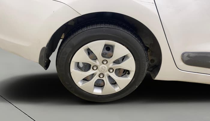 2014 Hyundai Xcent S 1.2, Petrol, Manual, 1,04,408 km, Right Rear Wheel