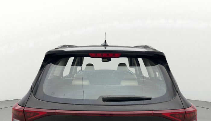 2022 KIA CARENS LUXURY PLUS 1.4 PETROL DCT 7 STR, Petrol, Automatic, 63,035 km, Rear Windshield