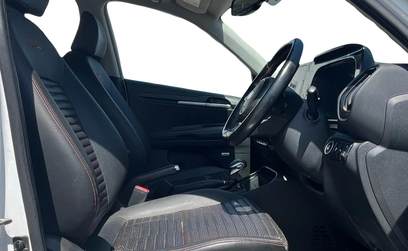 2020 KIA SONET GTX PLUS 1.0 DCT, Petrol, Automatic, 1,35,170 km, Right Side Front Door Cabin
