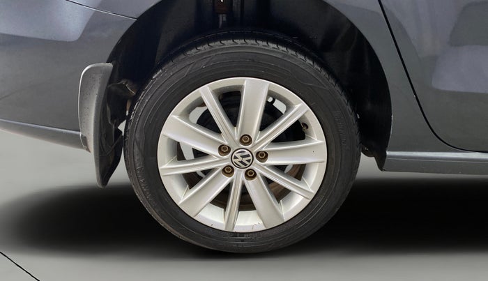 2017 Volkswagen Vento 1.2 TSI HIGHLINE PLUS AT, Petrol, Automatic, 92,325 km, Right Rear Wheel