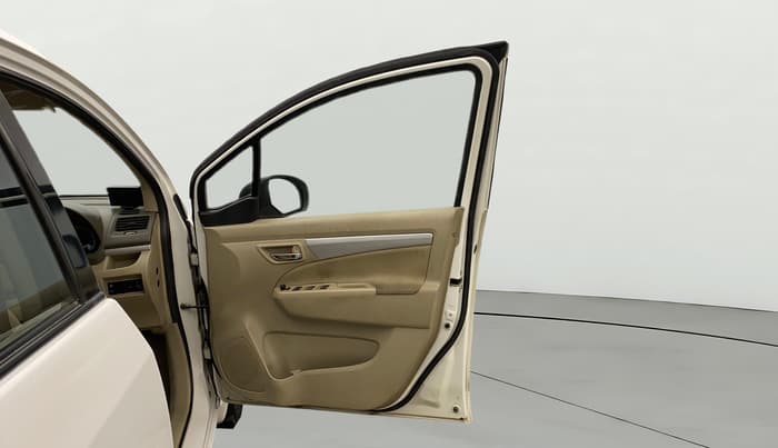 2016 Maruti Ertiga VXI, Petrol, Manual, 45,134 km, RHS Front Door