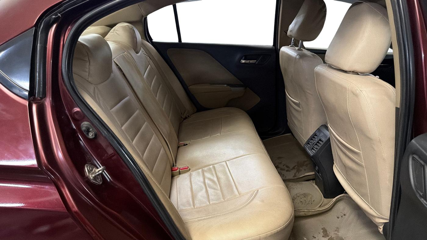2015 Honda City 1.5L I-VTEC V MT, Petrol, Manual, 1,10,745 km, Right Side Rear Door Cabin
