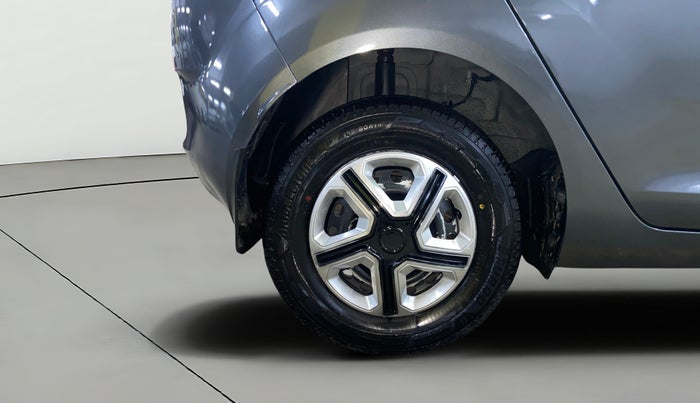 2023 Tata ALTROZ XE CNG, CNG, Manual, 67,775 km, Right Rear Wheel