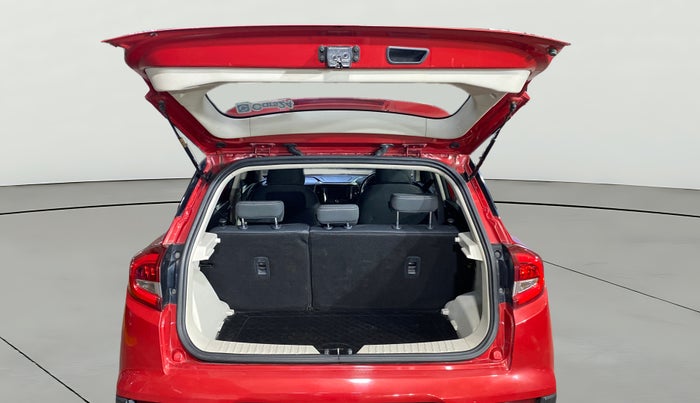 2020 Mahindra XUV300 W6 1.2 PETROL, Petrol, Manual, 33,270 km, Boot Open Zoomed View