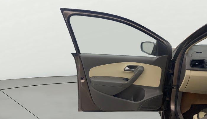 2014 Volkswagen Vento COMFORTLINE 1.5 AT, Diesel, Automatic, 82,598 km, LHS Front Door