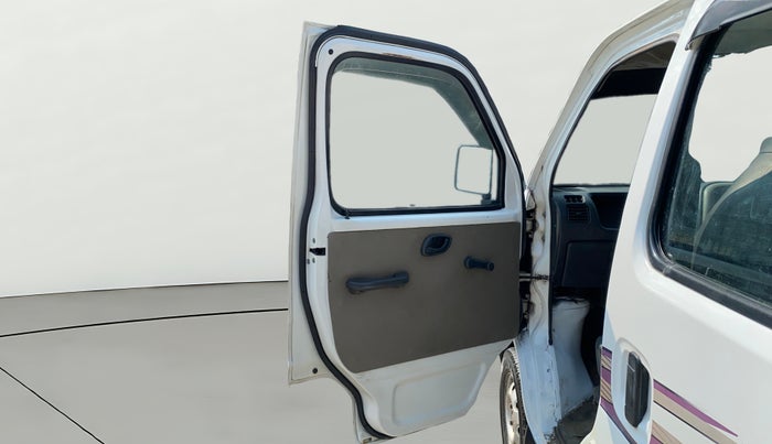 2016 Maruti Eeco 5 STR WITH A/C+HTR, CNG, Manual, 1,27,267 km, LHS Front Door