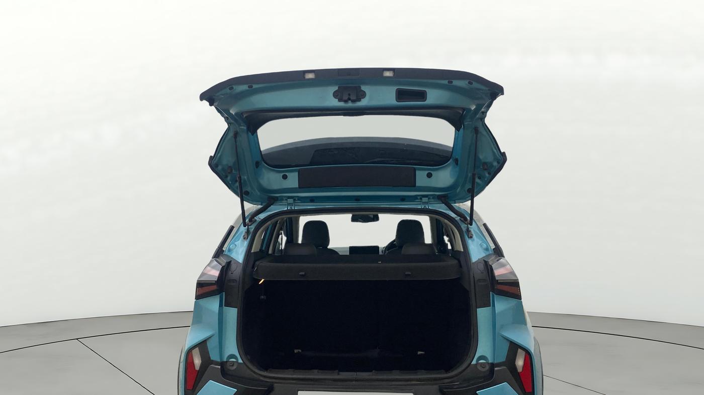 2025 Tata NEXON FEARLESS + SUNROOF DUAL TONE 1.2 PETROL, Petrol, Manual, 23,000 km, Boot Door Open