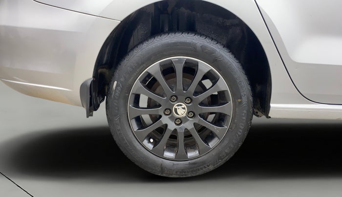 2014 Skoda Rapid 1.5 TDI CR ELEGANCE AT, Diesel, Automatic, 49,586 km, Right Rear Wheel