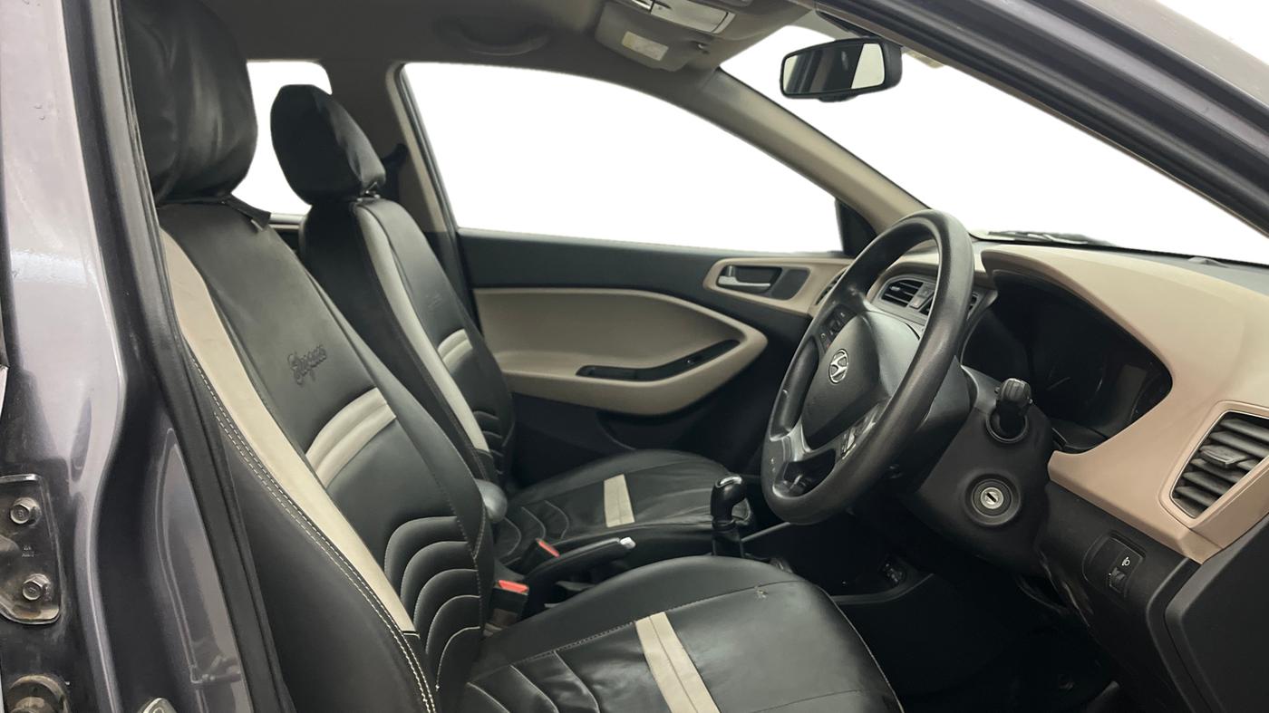 2017 Hyundai Elite i20 SPORTZ 1.2, Petrol, Manual, 95,942 km, Right Side Front Door Cabin