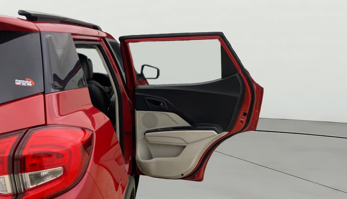 2022 Mahindra XUV300 W6 1.2 PETROL, Petrol, Manual, 22,804 km, RHS Rear Door